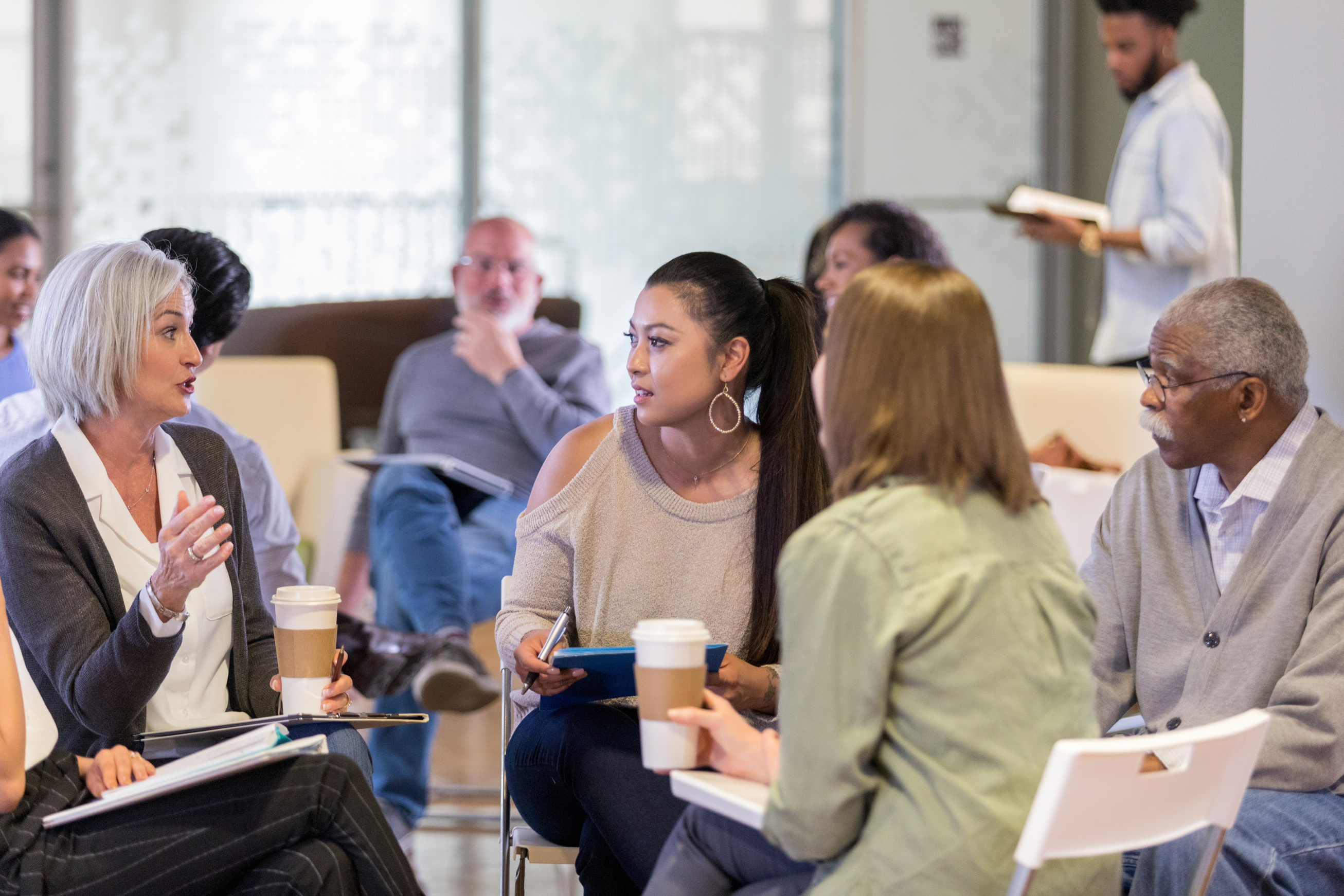 Therapist facilitates support group